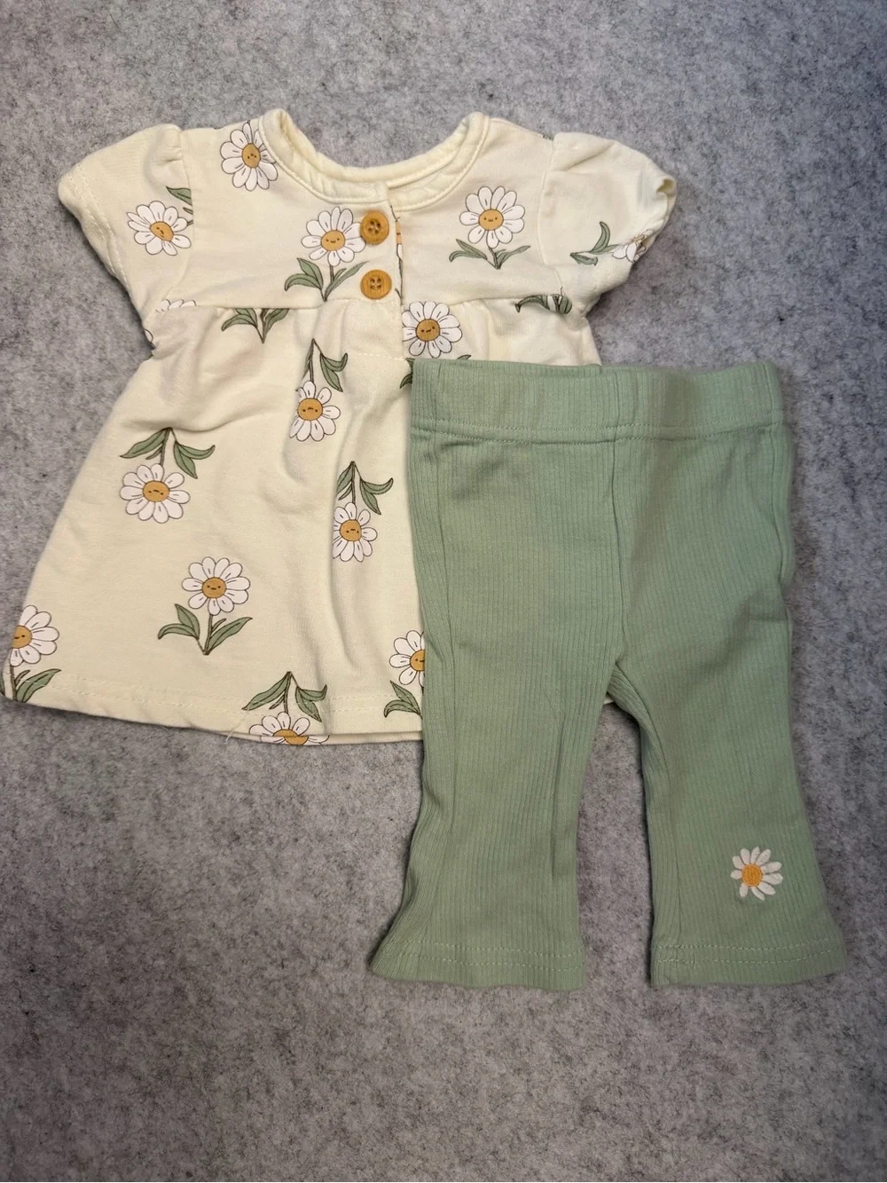 Kit + Pearl 2pc Daisy set 3mo